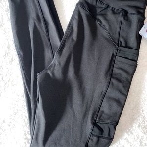 Pop fit medium black leggings